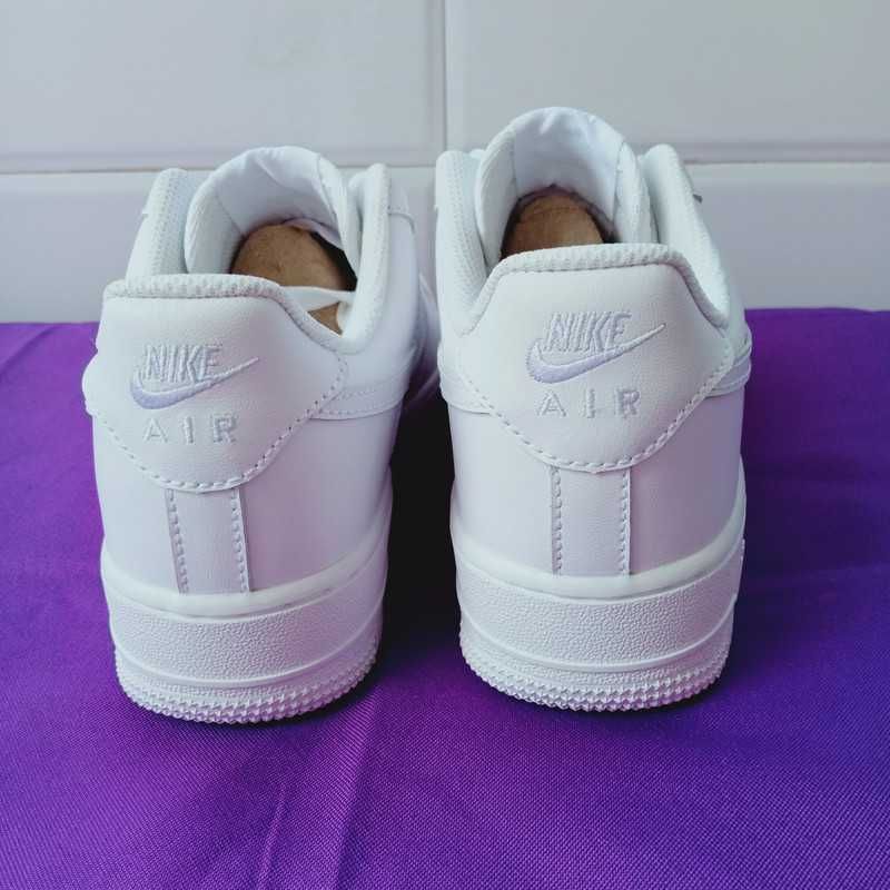 Nike Air Force 1 Low '07 White EU 42