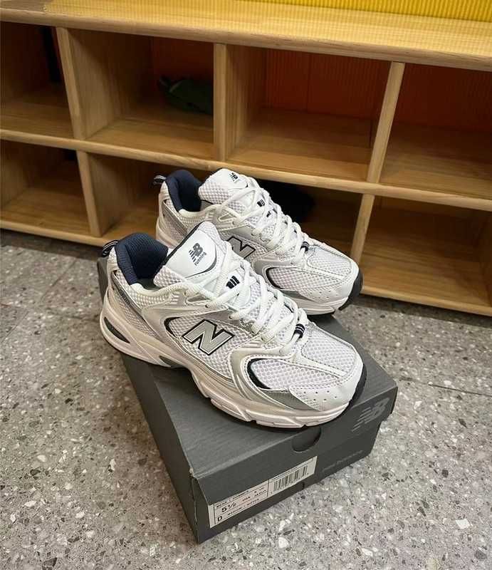 Przyjaźń Buty damskie New Balance530 WhiteSrebrnyNB530 Roz.39.5