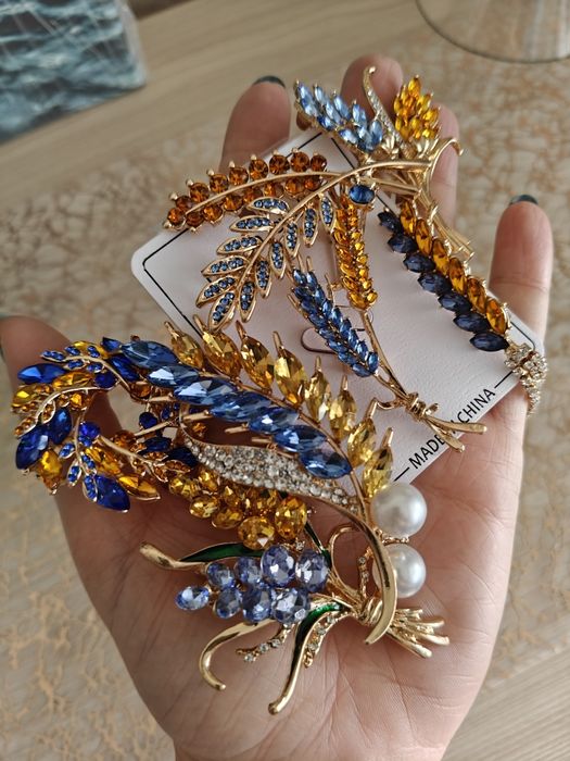 Броши в патріотичних кольорах колосся пшениці