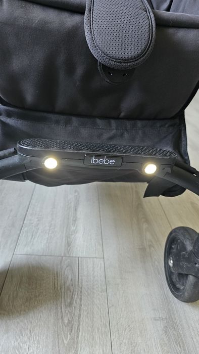 Wózek spacerowy z elektrycznym hamowaniem i światłem LED ibebe Mini