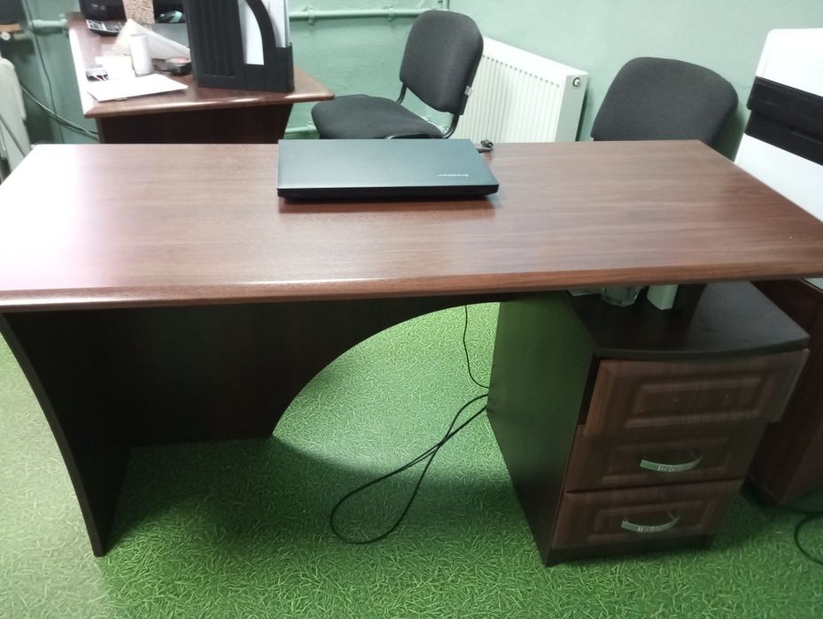 Стіл письмовий з тумбою 140*60*74