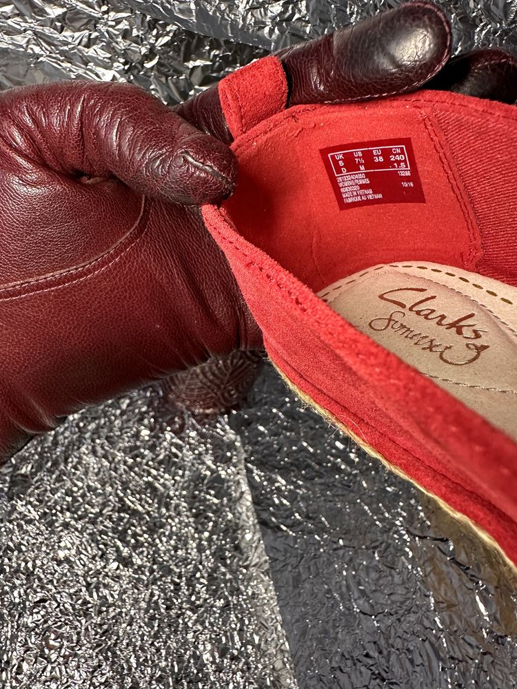 НОВІ замшеві жіночі мокасини Clarks 38р