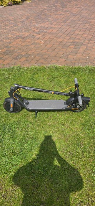 Hulajnoga elektryczna Ninebot f30d używana 300w 22km/h 36v zasięg 30km
