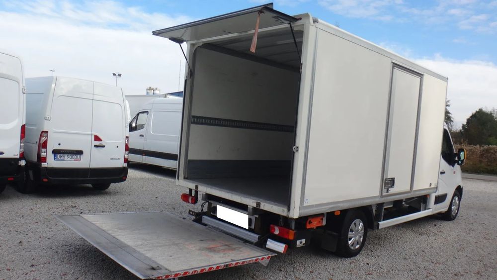 Renault Master  MASTER MAXI kontener z windą 500kg drzwi boczne klima ładny 2019rok