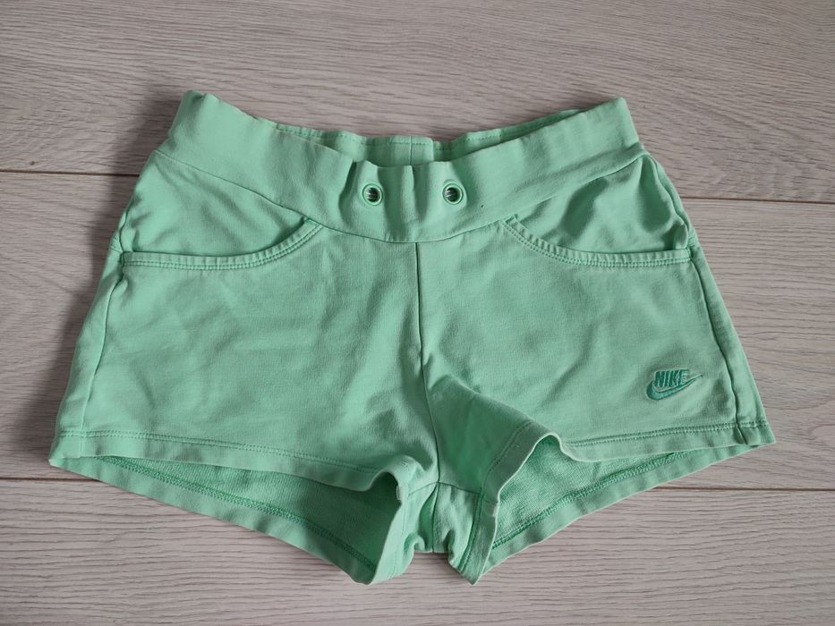 Spodenki sportowe damskie dziewczęce szorty na lato Nike rozm XS 34