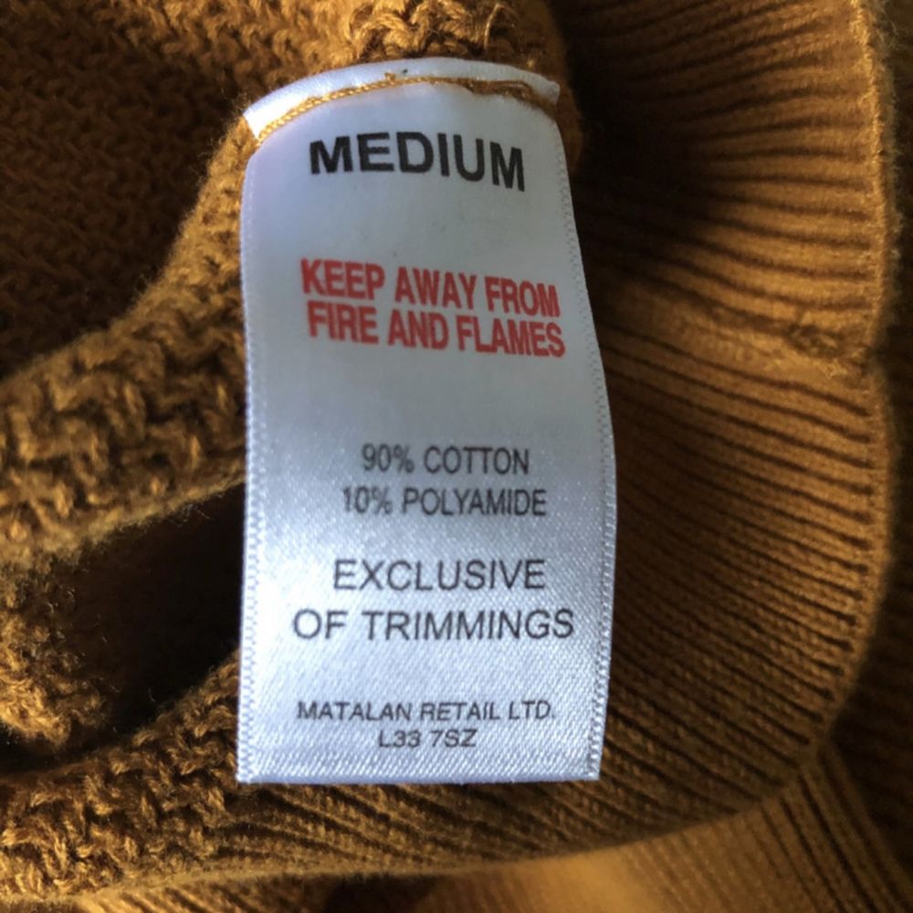 Musztardowy bawełniany męski sweter z granatowym haftem Easy [M]