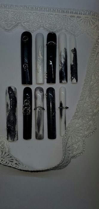 Авторські накладні нігті- ручний розпис  (на замовлення)
Або
У