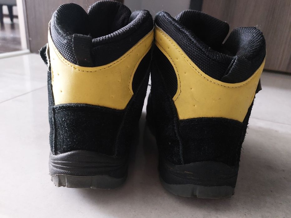 Sprzedam buty śniegowce zimowe Bartek r. 28