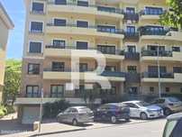 Apartamento T4 com Box na Quinta do Almirante, Stº Antº dos Cavaleir