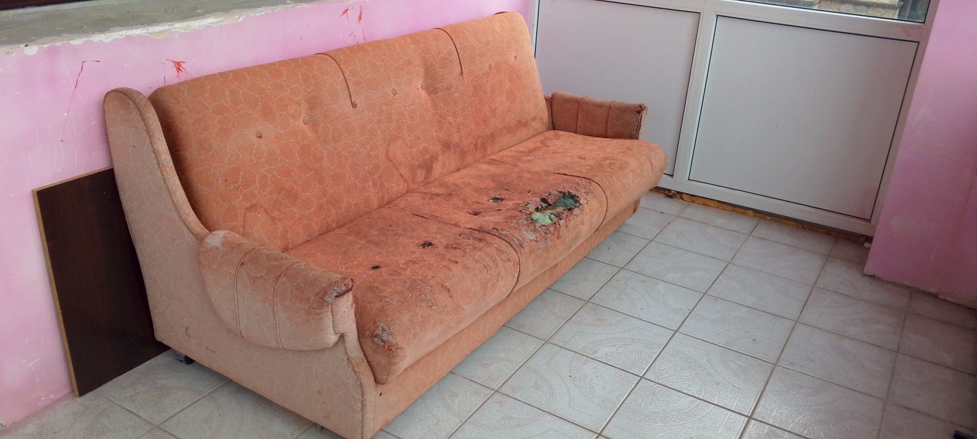 Диван на дачу, самовивіз, безкоштовно