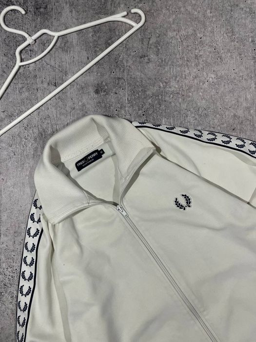 Олимпийка Fred Perry с лампасами
