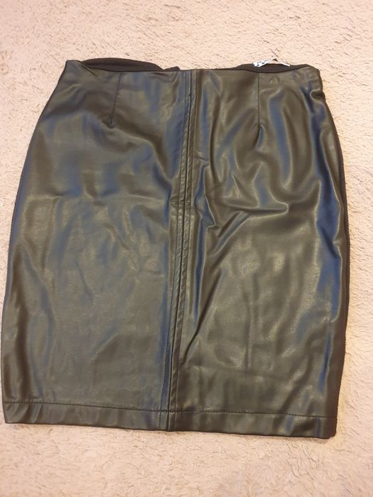 Spódnica do kolan skóra