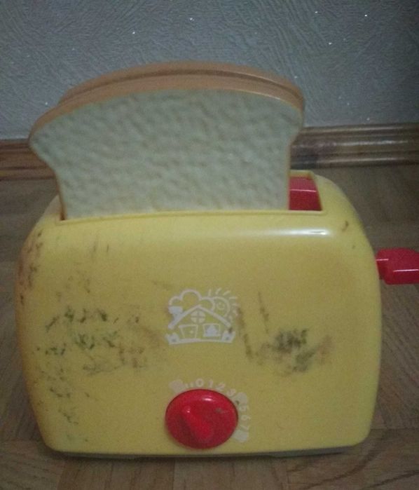 Игрушки (мягкие куклы и другие разные игрушки)