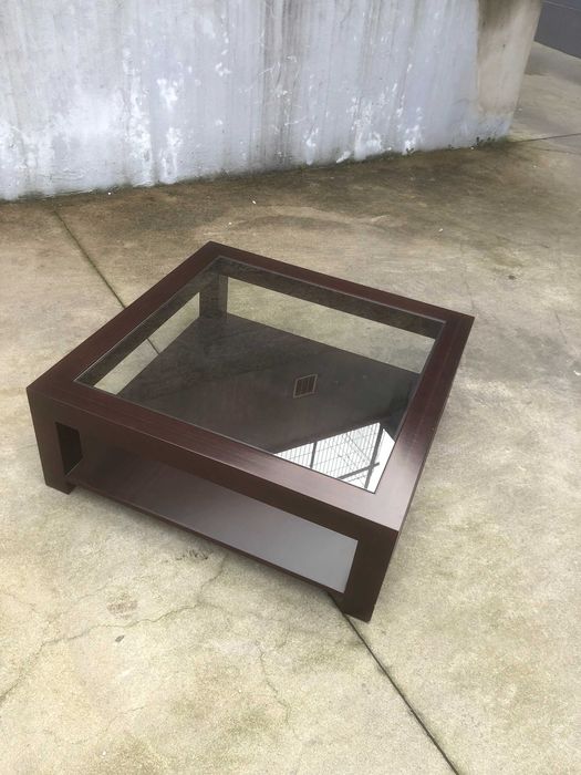 Mesa de apoio em madeira maciça de mogno, estilo inglês em bom estado