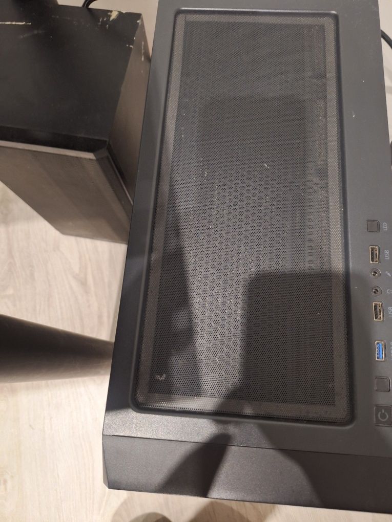 Komputer do gier i5-11400F/6500xt/16gb/Aio/SSD/monitor