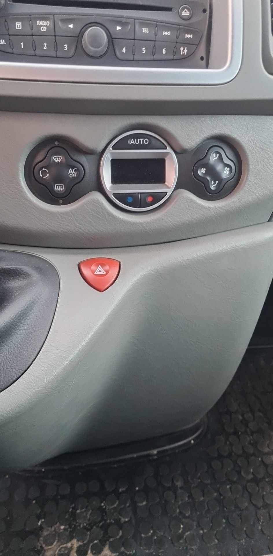 Black Edition 9os long klimatronik Trafic Vivaro Primastar bus zamiana