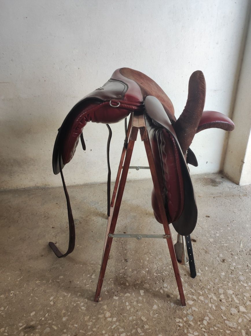Sela de Amazona para Cavalos