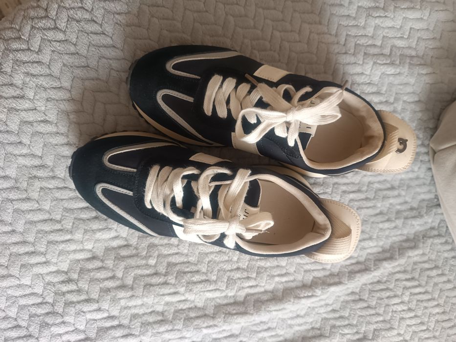 Кросівки весна-осінь 38 розмір