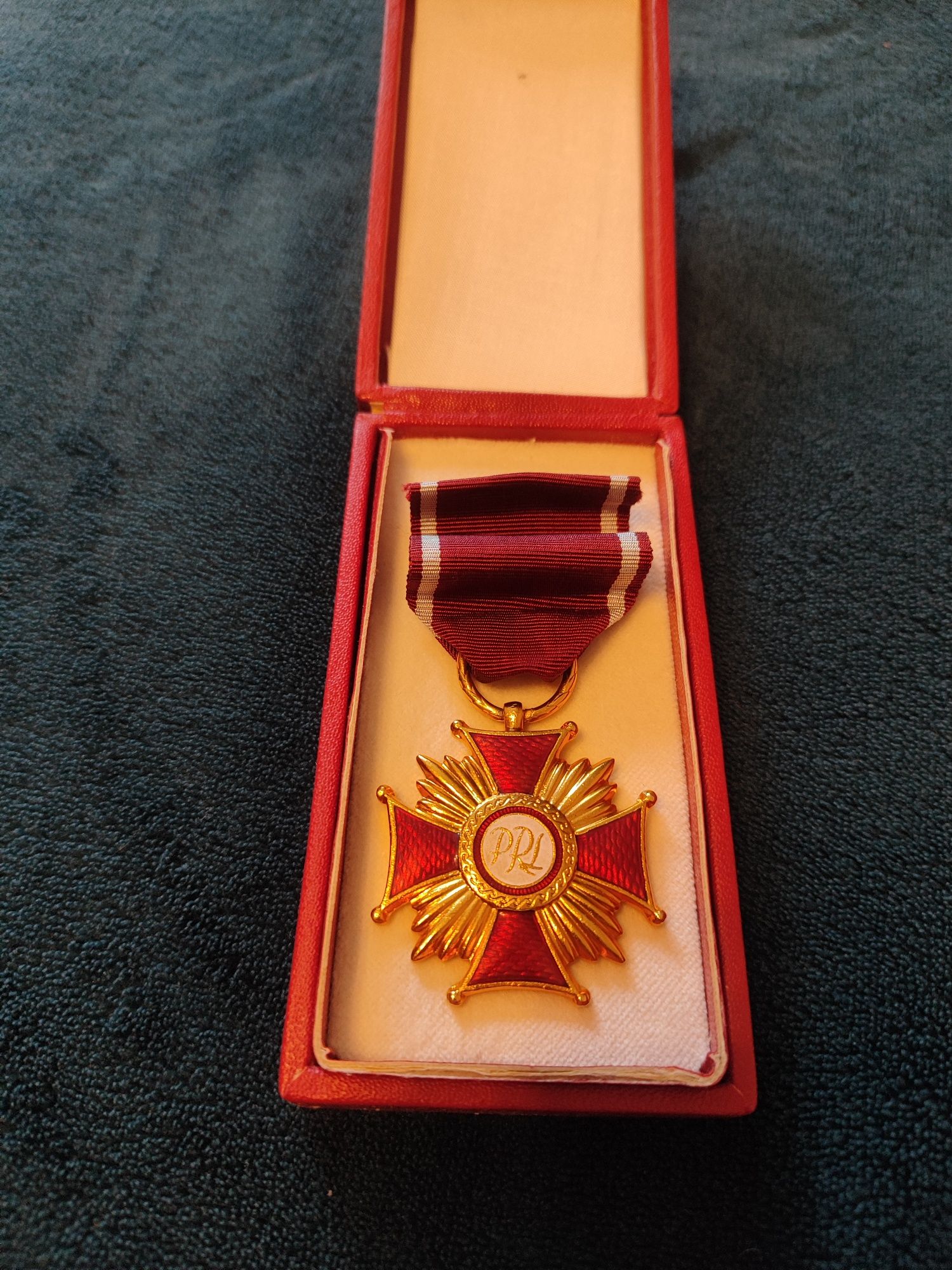 Medal PRL złoty, krzyż zasługi