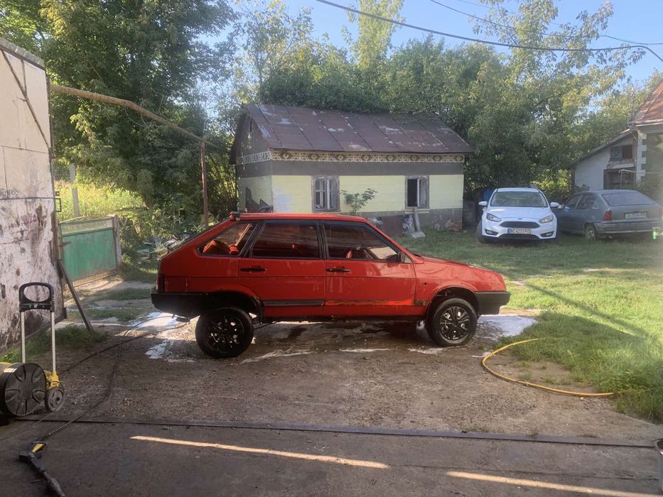 Ваз 2109 на ходу.Газ працюючий.