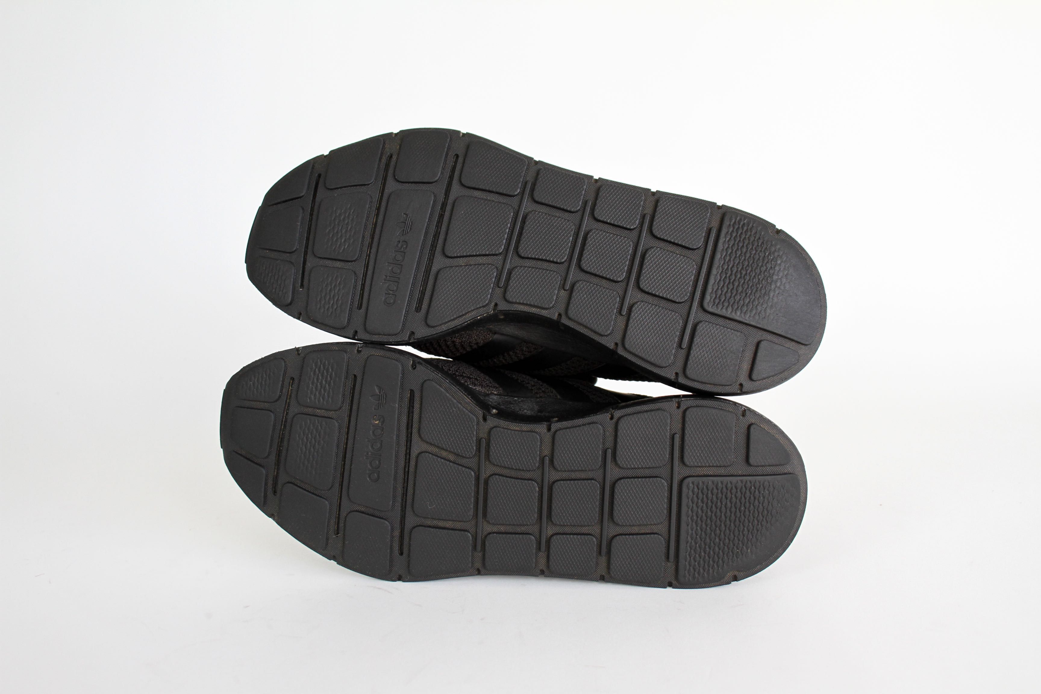 кроссовки черные Adidas Originals Swift Run размер 40