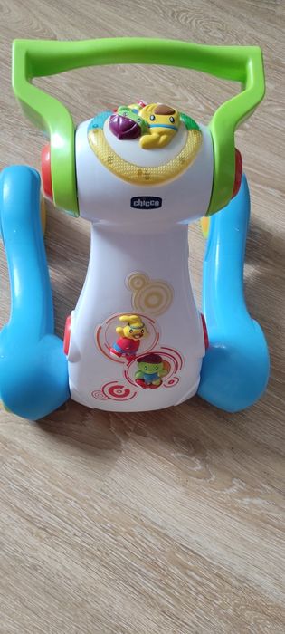 Ходунки- толокар для перших кроків