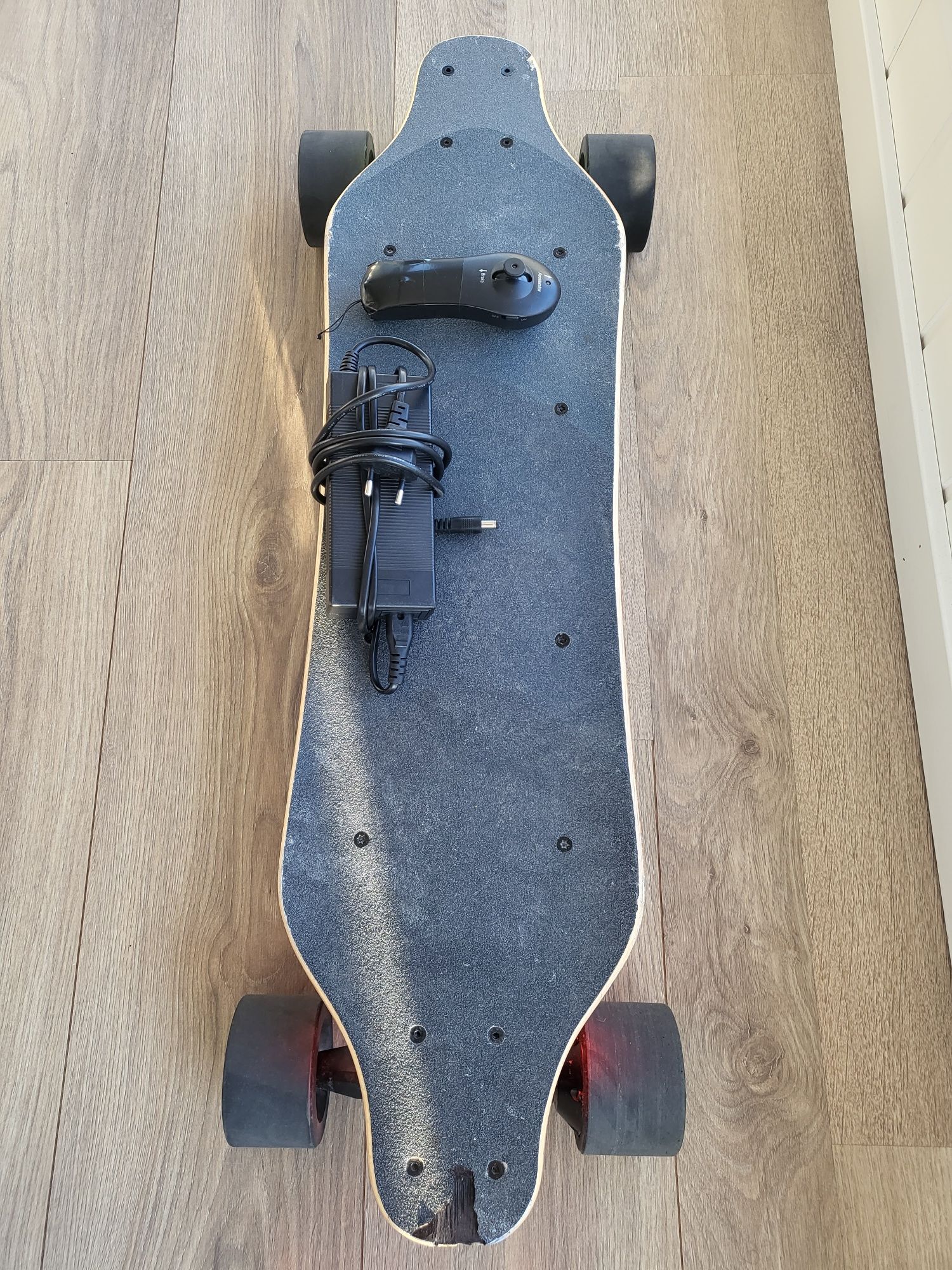 Deskorolka Skateboard elektryczna