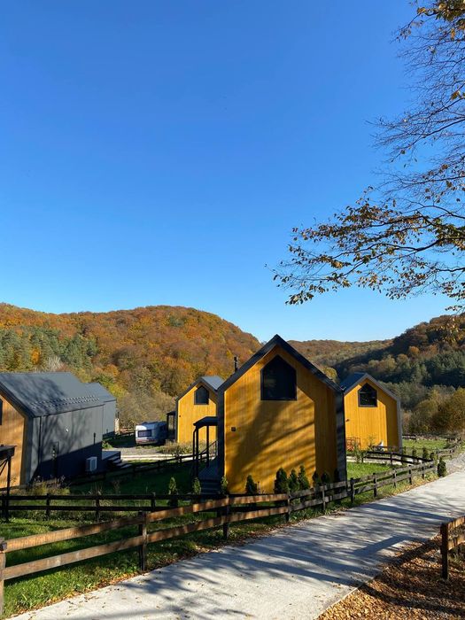 Оренда 2 поверхового видового будинку біля Львова