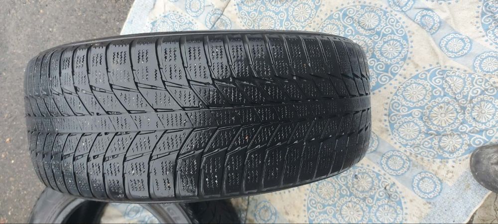 Зимові шини,в гарному стані.