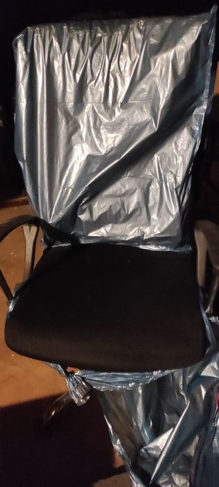 Fotel biurowy obrotowy czarny siatkowy