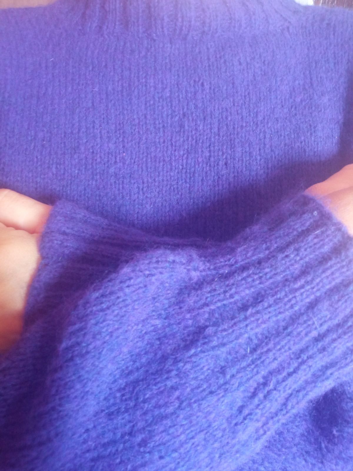 Продам светр реглан жіночий