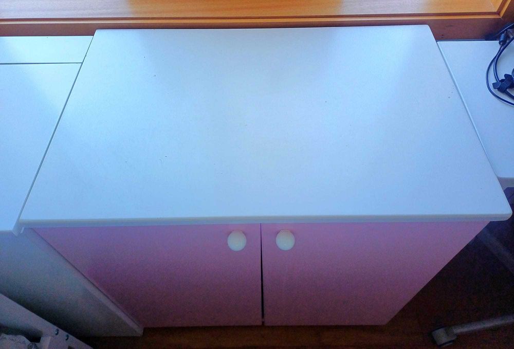 Móvel de menina para arrumação