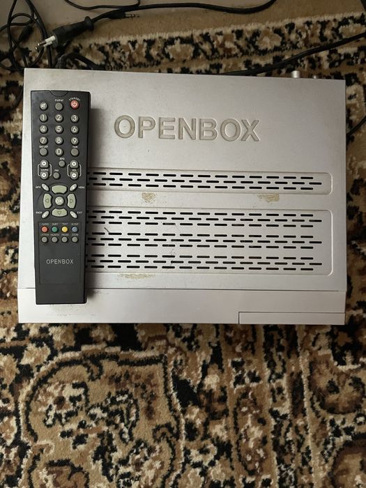 Продам спутниковий тюнер