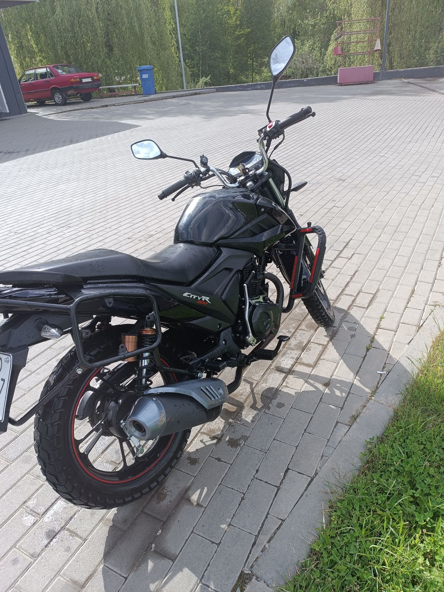 Продам мото ліфан стр 200 кубів мото у хорошуму збереженому стані