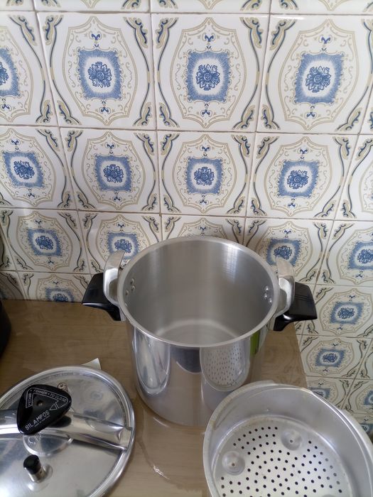 Vendo panela de pressão nova