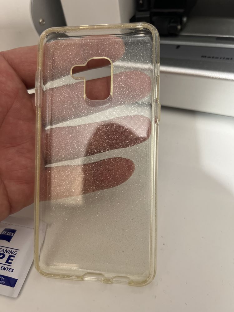 Etui SPIGEN samsung A8 2018 WYPRZDAZ modelu