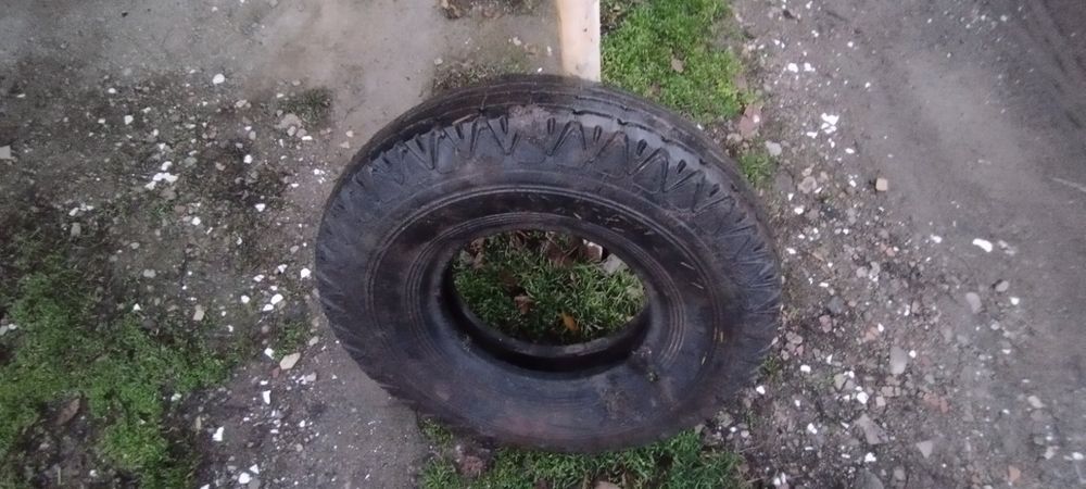 Нова покришка 8.25-15 до спец техніки