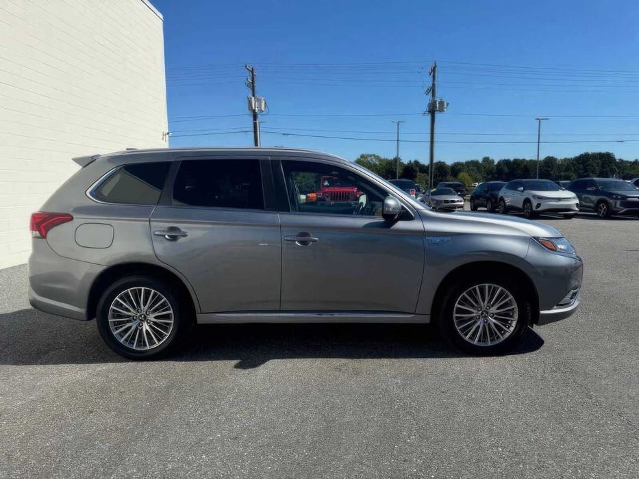 Mitsubishi Outlander PHEV SEL      2020