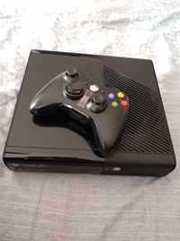 Xbox 360 E + Pad + Zasilacz + Headset