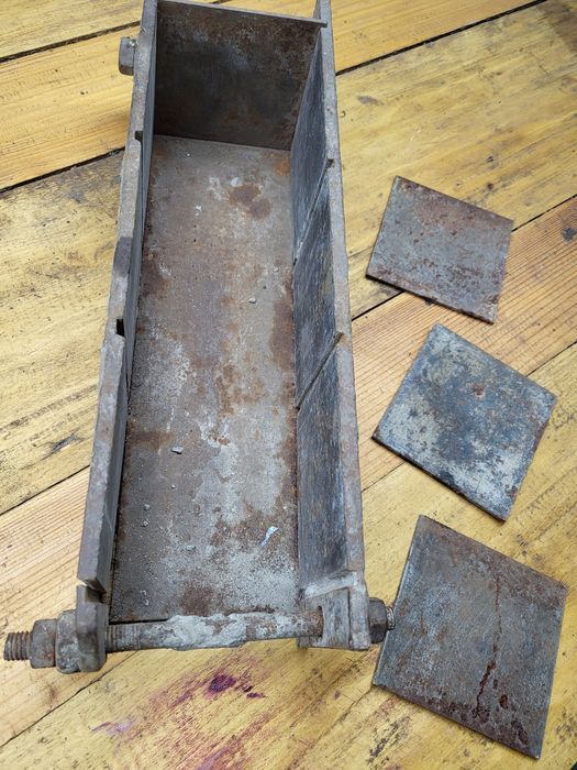 Форма дня изготовления плитки