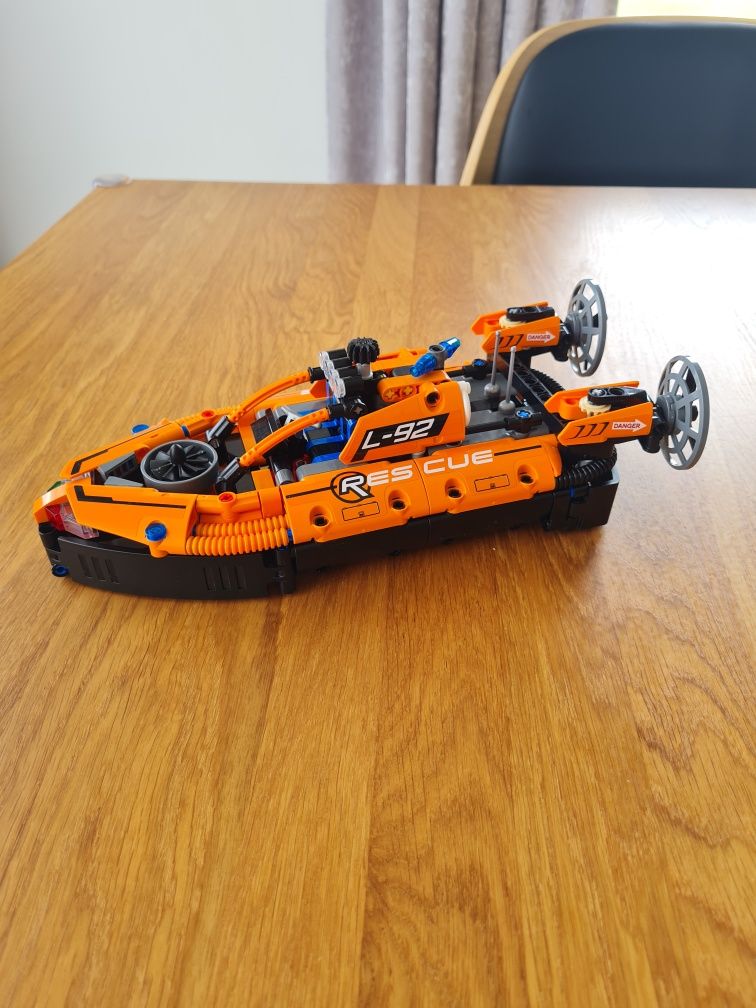 Lego technic Poduszkowiec ratunkowy