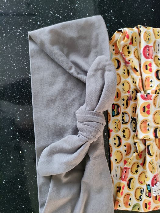 Dwie opaski szerokie dla dziewczynki 6-10 emotki pin up