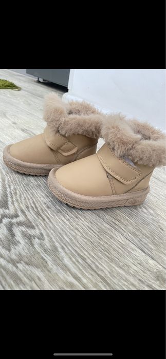 Зимові сапожки для дівчинки