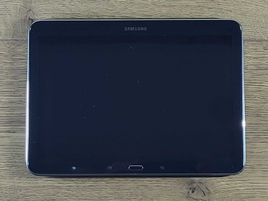 Планшет в гарному стані Samsung Galaxy Tab 4 10.1 SM-T530 16GB