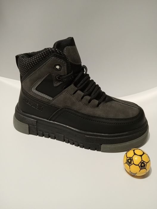 Зимові черевики для хлопчика рр.32-35