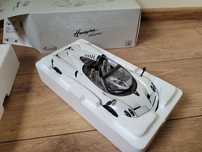 Pagani Huayra Roadster 1:18 LCD Models