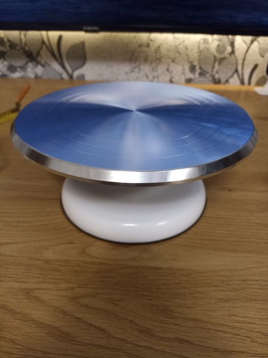 Столик для торта