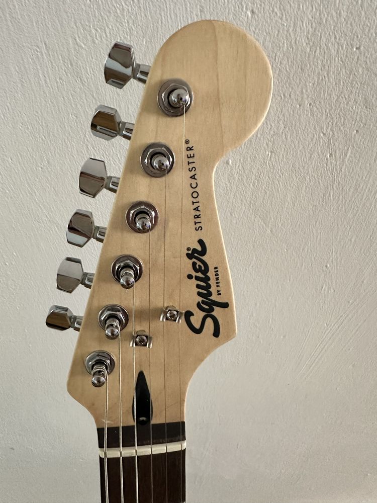 Gitary Fender Squire Stratocaster + Fender frontman 10G