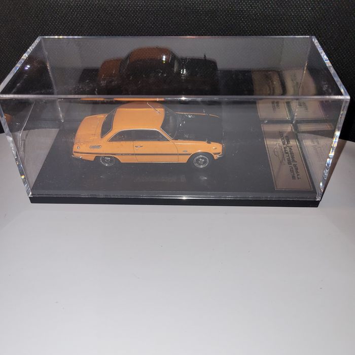 Carro miniatura Isuzu