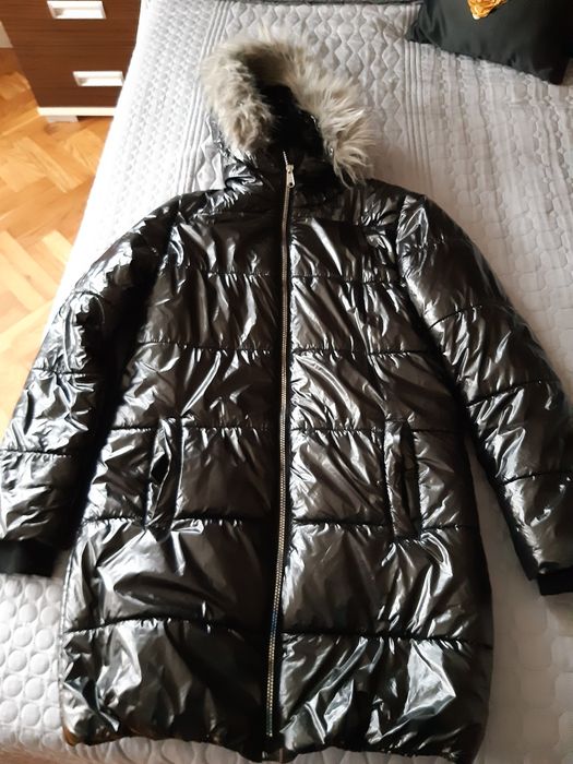 Kurtka zimowa 164 czarna z kapturem z połyskiem 5 10 15